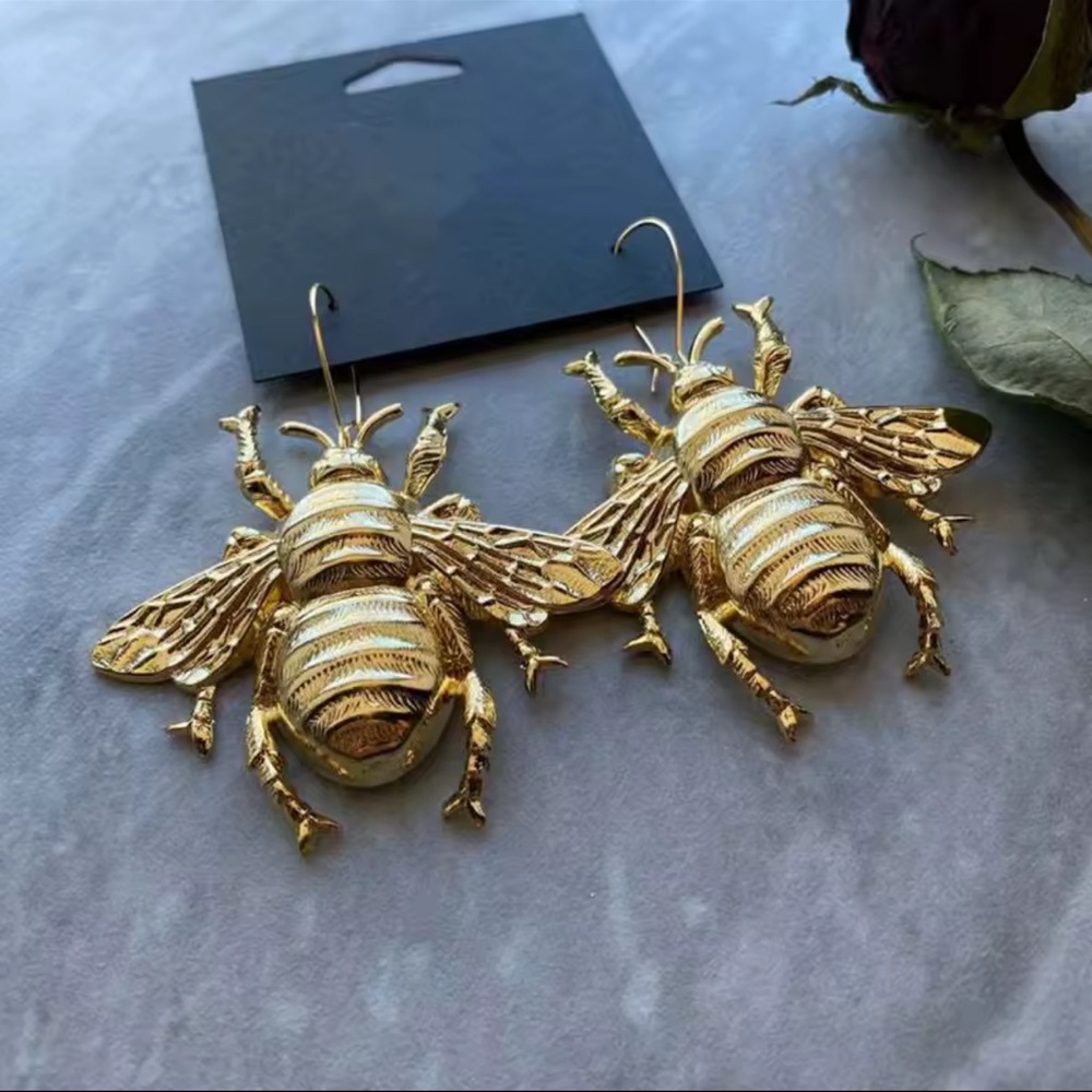 Gold Bee Dangle Earrings Unique Jewelry - Picture 4 of 11